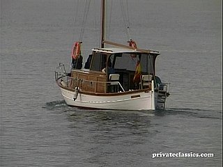 Monique y Sophie Tienes un Fourway being en un barco
