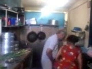 Sri Lanka Dueño de flu tienda coger su criada