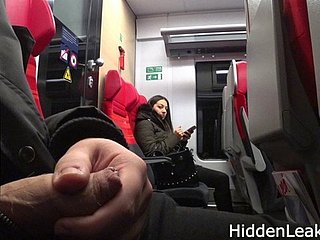 Đèn fragment tinh ranh trong xe buýt đối với phụ nữ khác nhau