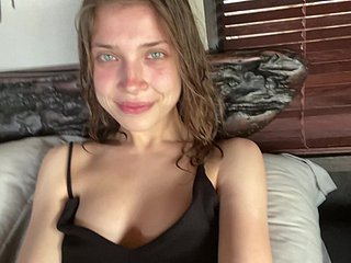 Seks sangat berisiko Dengan Teensy-weensy Cutie - 4K 60fps Girl Selfie