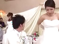 Japonesas fodeendo em publico hardly ever meio do casamento