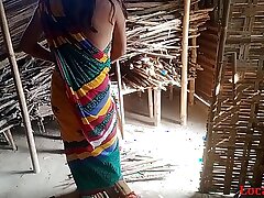 Desi Indian Regional Bhabi bercinta di luar ruangan dengan pacar (video resmi oleh localsex31)