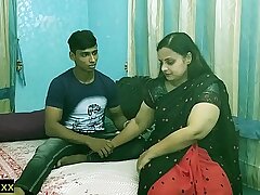 Indian teen boy going to bed his dispirited hot bhabhi secretly on tap digs !! Trample depart indian teen mating