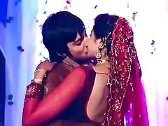 印度bhabi在她的婚礼上变得性交