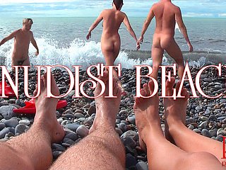 Nudist Seashore - Pareja joven desnuda en la playa, pareja adolescente desnuda