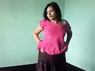Usuń sukienkę dziewczyny z Sri Lanki