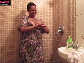 Amador indiano Babes Sexual intercourse Lily Masturbação In Shower