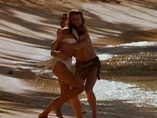 naakt celeb Milla Jovovich near erotische scenes